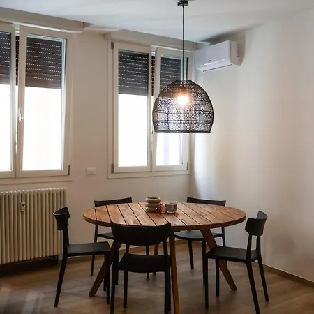 Moderno Trilocale Nel Centro Storico Di Apartmán