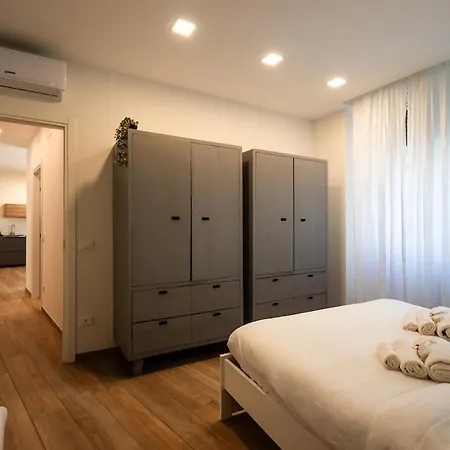 Moderno Trilocale Nel Centro Storico Di Apartament