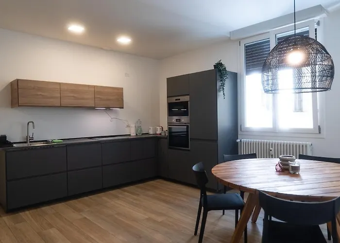 Moderno Trilocale Nel Centro Storico Di Apartmán